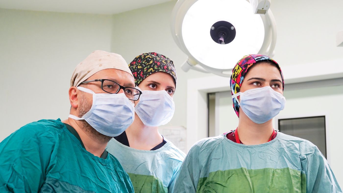 Liposuction konusunu anlatan temsilî fotoğraf